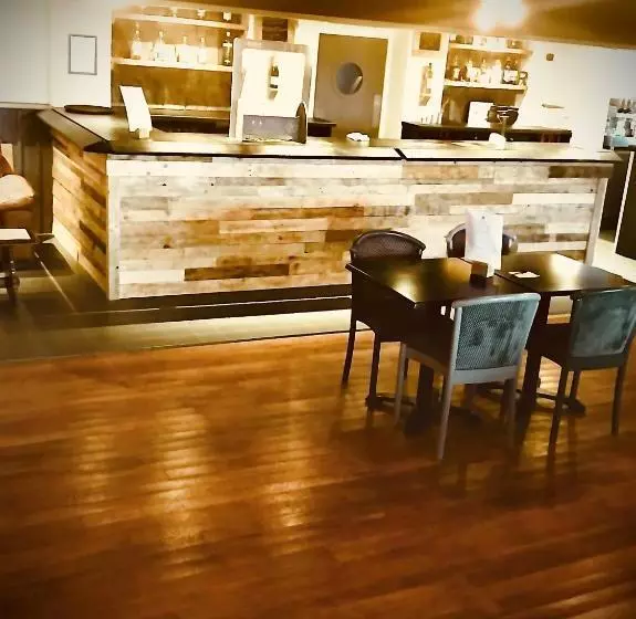 ホテル Ocean View Bar & Rooms