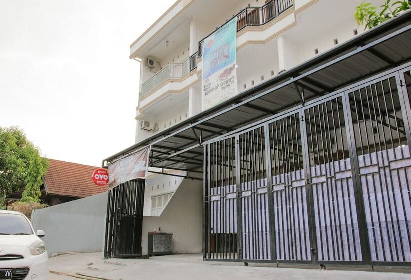 Отель O Guest House Cahaya 7296