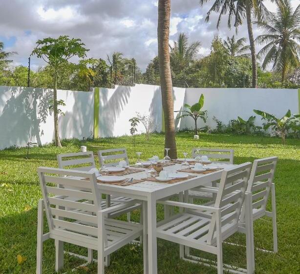 هتل Villa Ameera Malindi