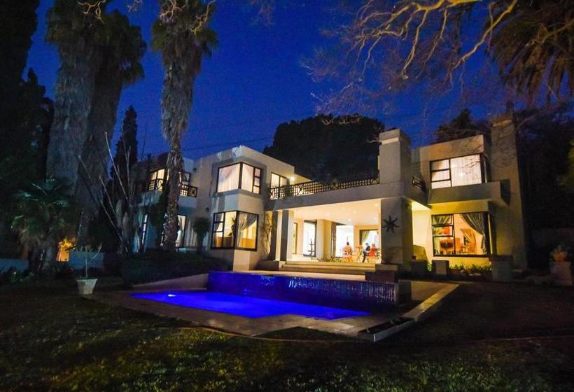 Pension 112 On Kloof Guesthouse