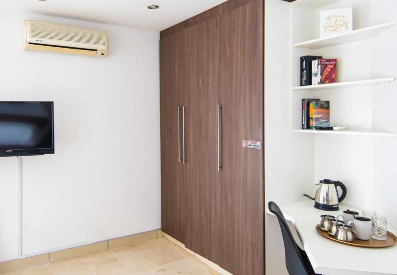 Pension 112 On Kloof Guesthouse