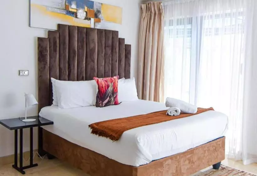 Majatalo 112 On Kloof Guesthouse