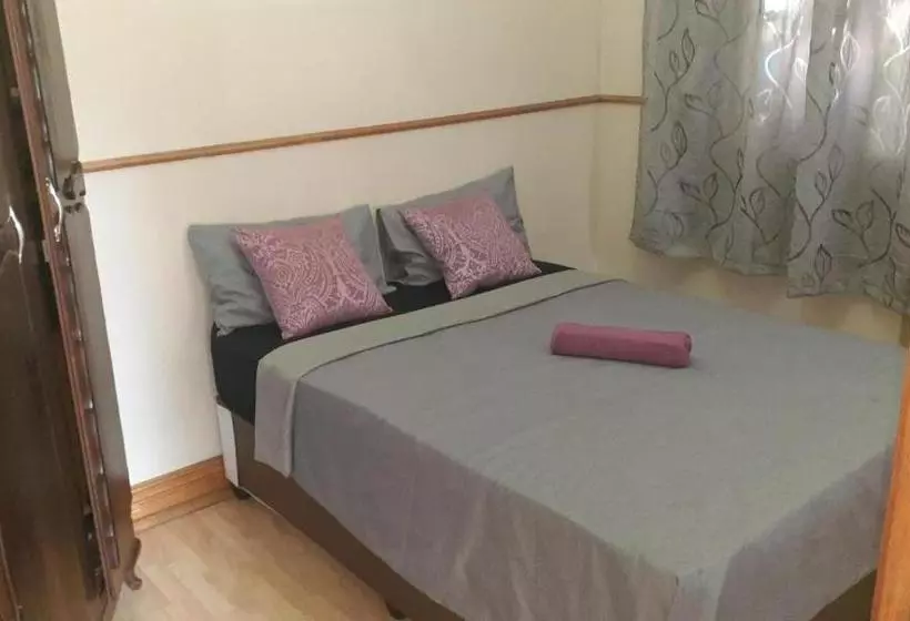 Aamiaismajoitus (B&B) Karl Heyne Guesthouse Double Room