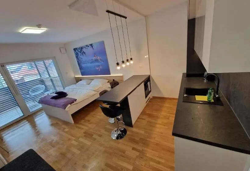 Bed & Breakfast Rezidenca Pipanova