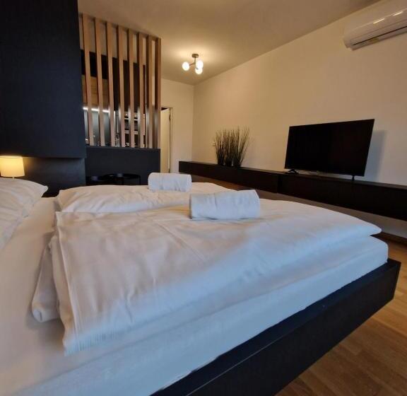 Bed & Breakfast Rezidenca Pipanova