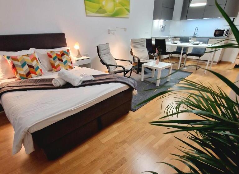 Bed & Breakfast Rezidenca Pipanova