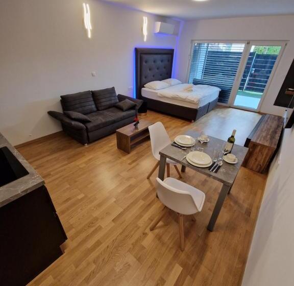 Bed & Breakfast Rezidenca Pipanova