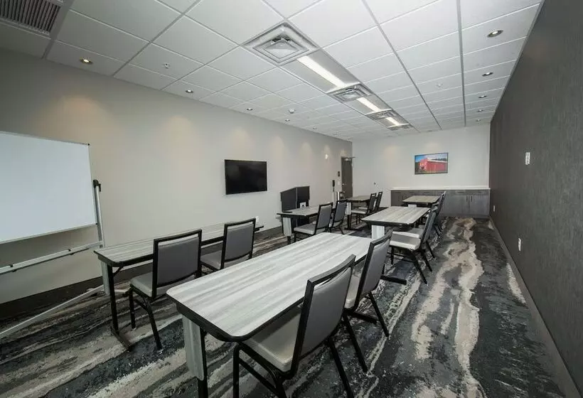 ホテル Best Western Plus Lawrenceburg