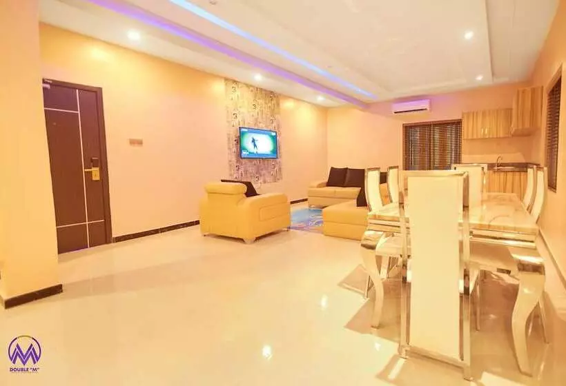 Hotel Double M Exquisite Suites And Lounge