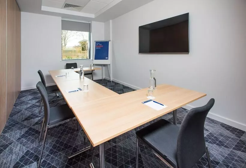 ホテル Holiday Inn Express   Bicester, An Ihg