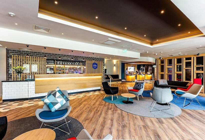 فندق Holiday Inn Express   Bicester, An Ihg