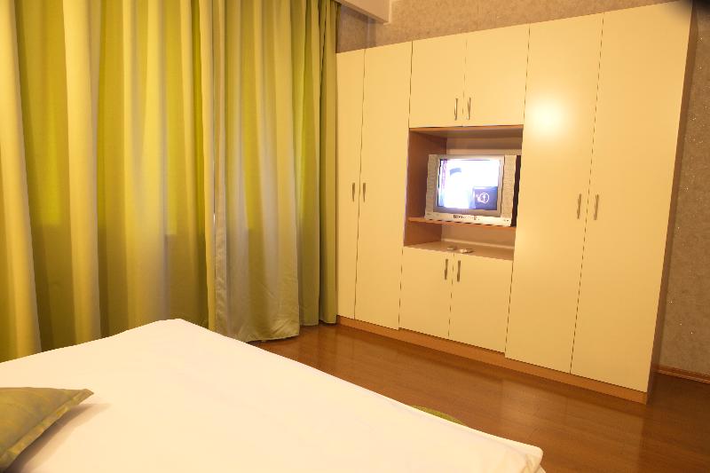 Hotel Phoenicia Suites