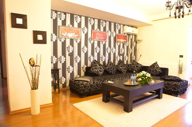 Hotel Phoenicia Suites