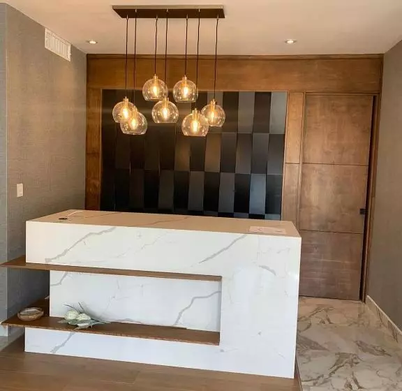 ホテル Plaza Riviera