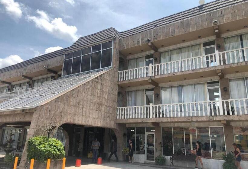 Отель Plaza Riviera