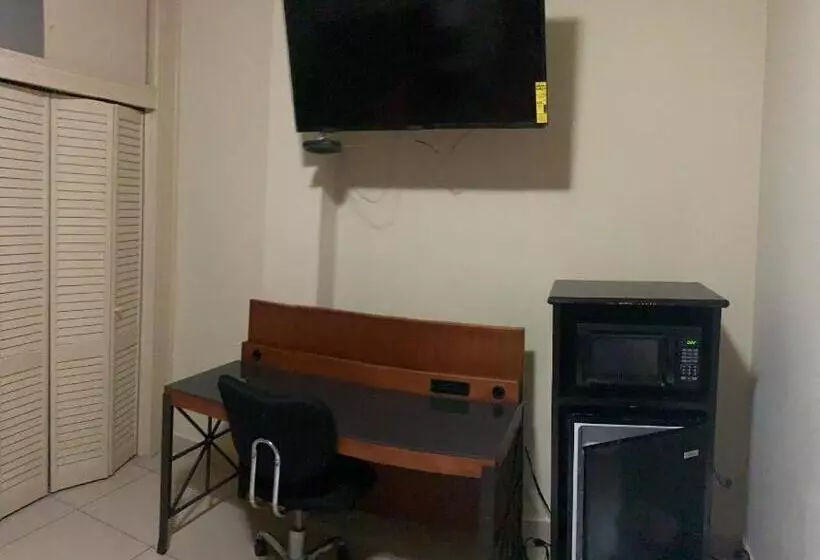 ホテル Plaza Riviera