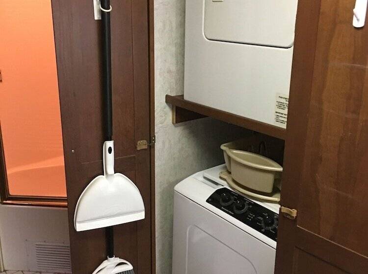 فندق The Great Escape Shirley With Hot Tub