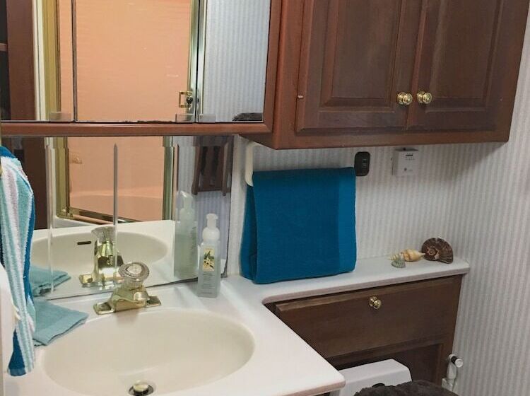 فندق The Great Escape Shirley With Hot Tub