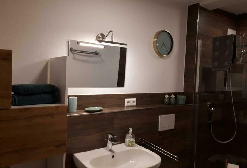 Отель Weinlodge Am Geissberg