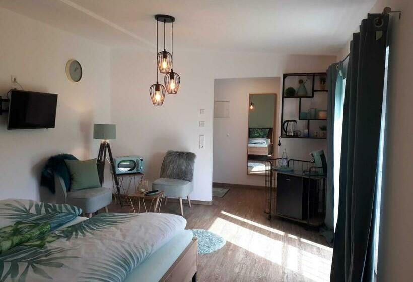 Отель Weinlodge Am Geissberg