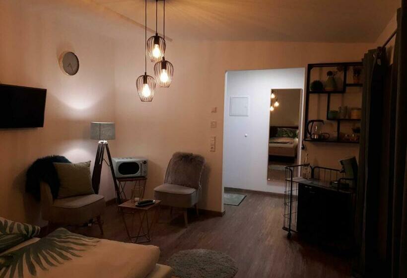 Отель Weinlodge Am Geissberg