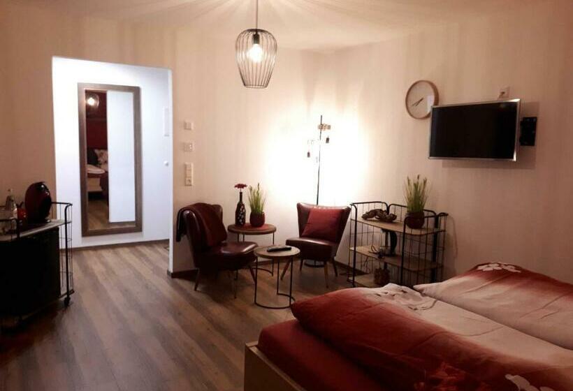 Отель Weinlodge Am Geissberg