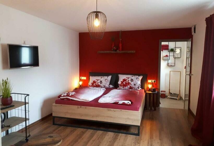 Отель Weinlodge Am Geissberg