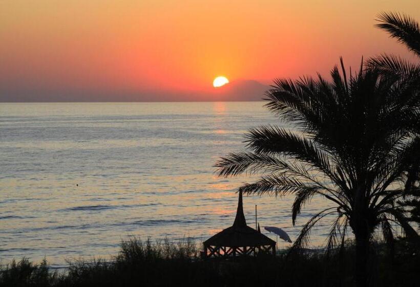 בית מלון כפרי Aqi Pegasos Royal