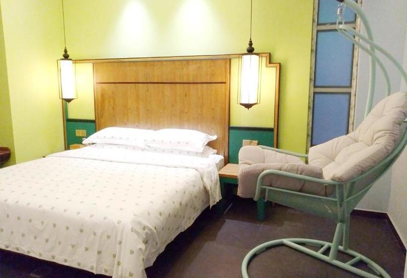 Hotel Forest Inn (haikou Crh East Station)