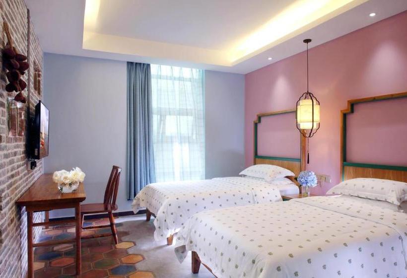 Hotel Forest Inn (haikou Crh East Station)