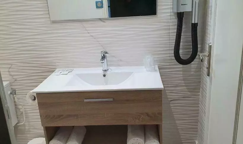 Hotelli Hôtel L Alsace Gare Sncf