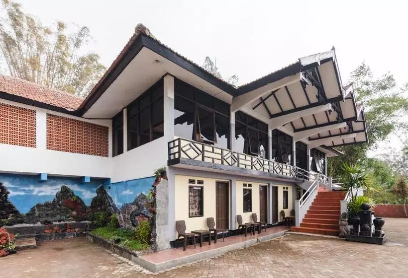 ホテル Oyo 1852 Intan Bromo Residence