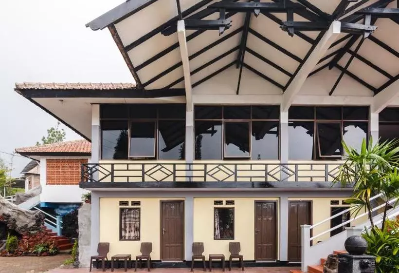 ホテル Oyo 1852 Intan Bromo Residence