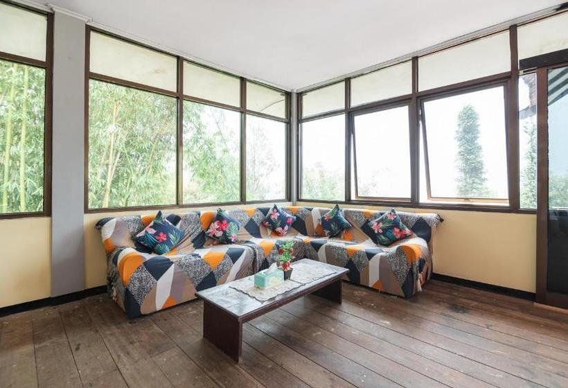 Otel Oyo 1852 Intan Bromo Residence