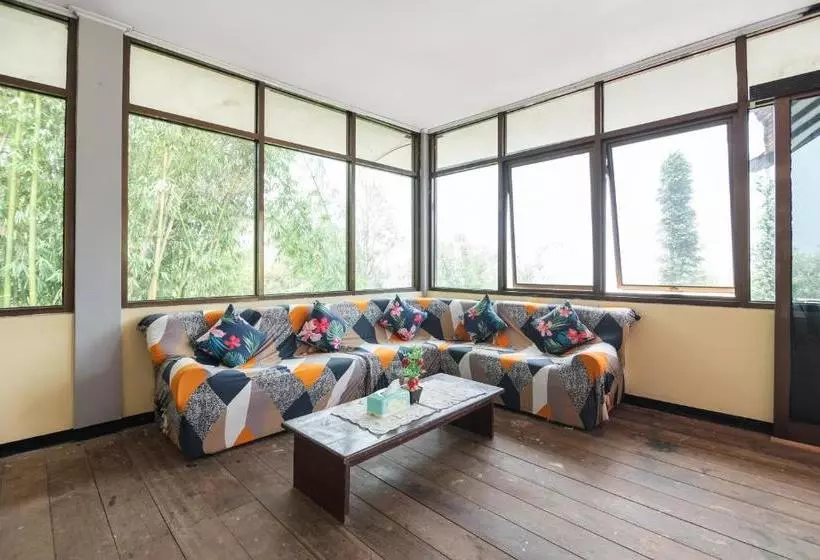 ホテル Oyo 1852 Intan Bromo Residence