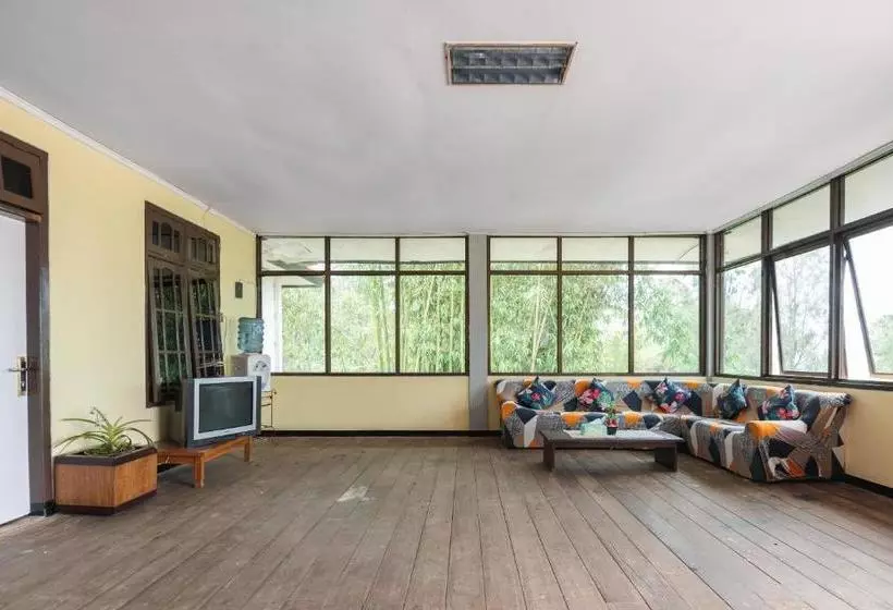 ホテル Oyo 1852 Intan Bromo Residence