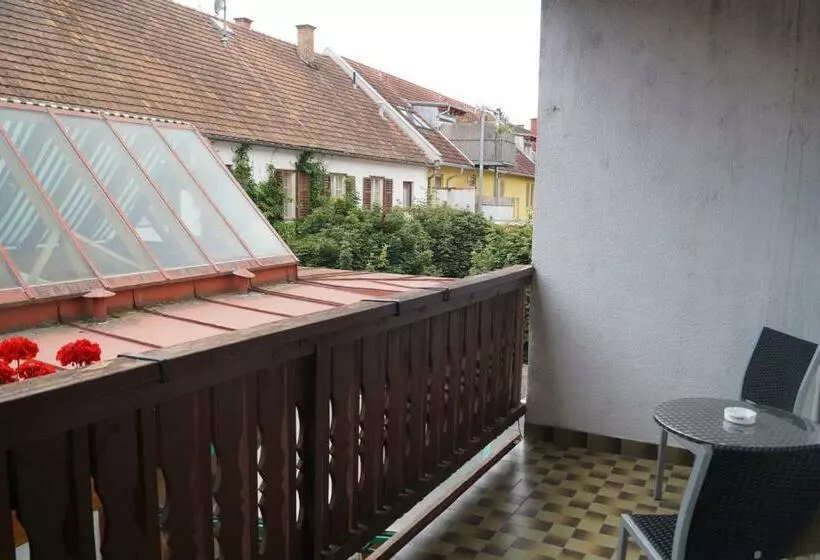 Majatalo Gasthof Zum Hirschen