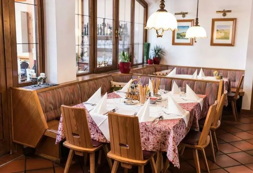 Majatalo Gasthof Zum Hirschen