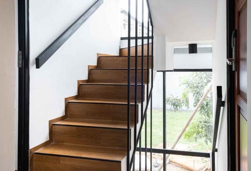 פנסיון Reddoorz Plus Near Ice Bsd 2