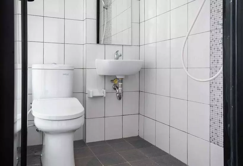 ペンション Reddoorz Plus Near Ice Bsd 2