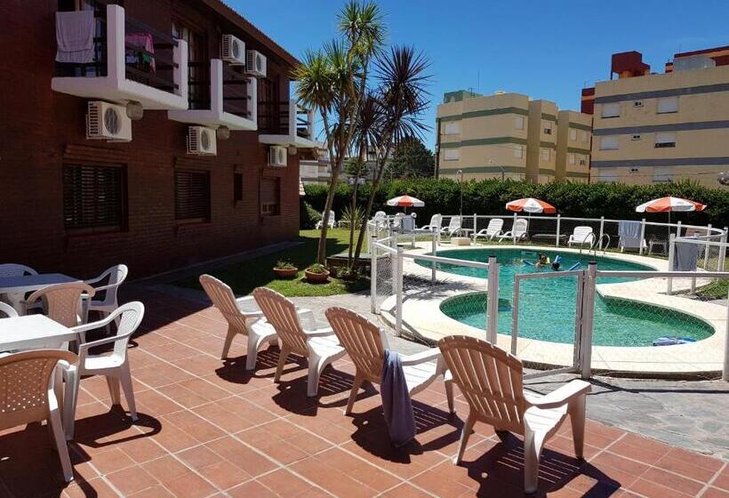 هاستل Las Mutisias