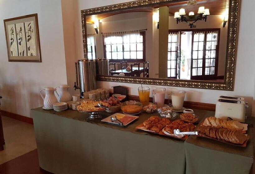 هاستل Las Mutisias