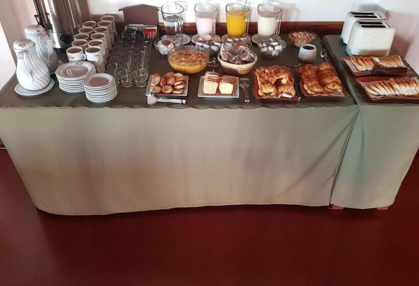 هاستل Las Mutisias