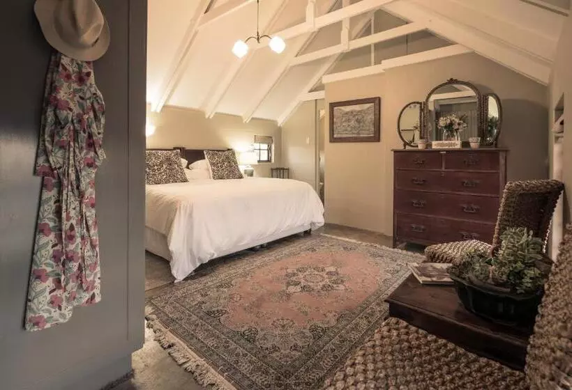 تختخواب و صبحانه Smugglers' Bnb