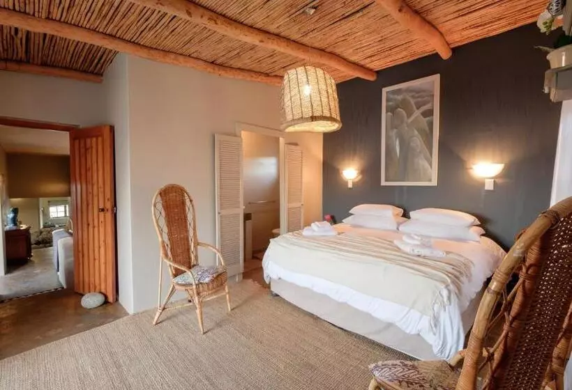 تختخواب و صبحانه Smugglers' Bnb