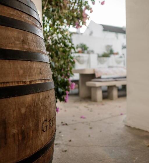 민박 Smugglers' Bnb