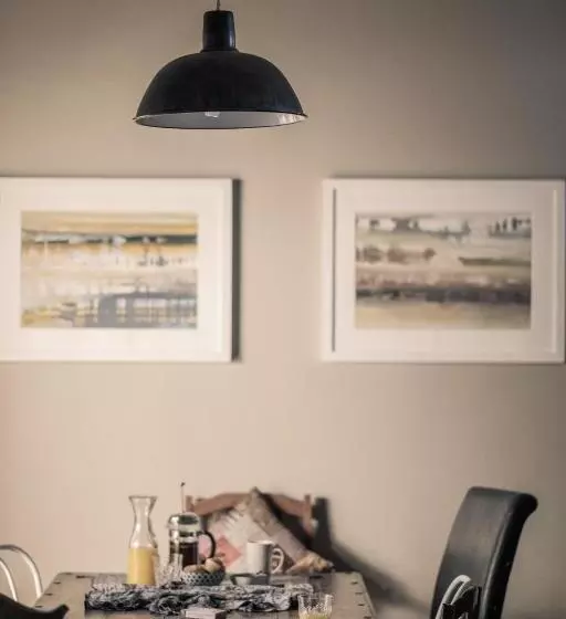 تختخواب و صبحانه Smugglers' Bnb