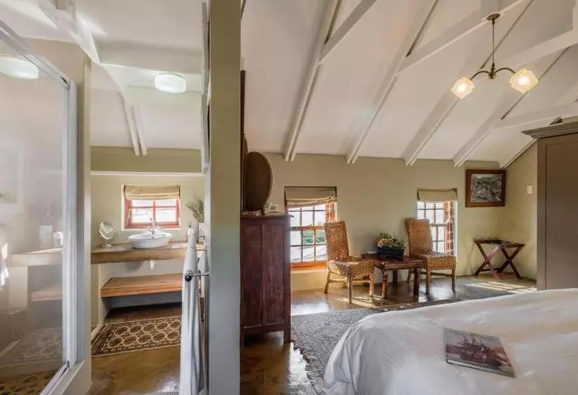 تختخواب و صبحانه Smugglers' Bnb