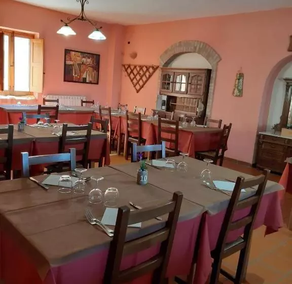 هتل Agriturismo La Pigna