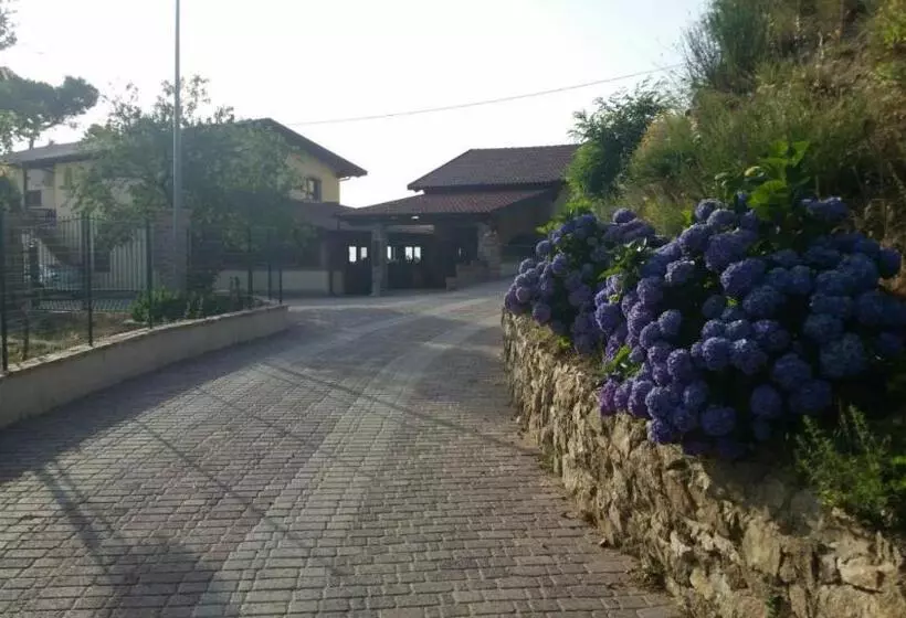 هتل Agriturismo La Pigna